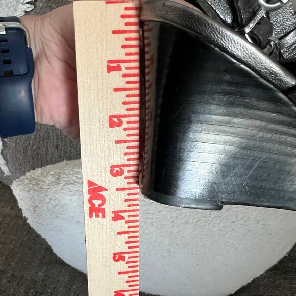 Vince Camuto Gladiator Wedge Sandals Gun Metal Embellished Size 8.5B Strappy - Picture 9 of 9